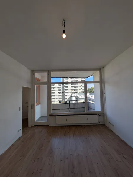 1-Zimmerwohnung mit Balkon bis 31.12.2027 zu vermieten! — photo 1